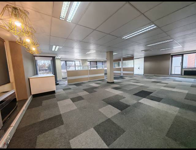 1,662M² OFFICE FOR SALE IN RANDJESPARK